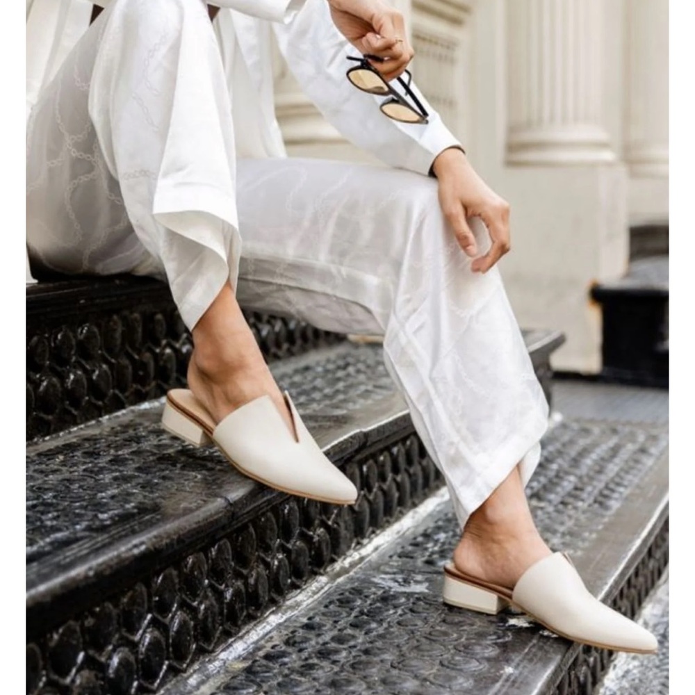 New Stivali cream mules